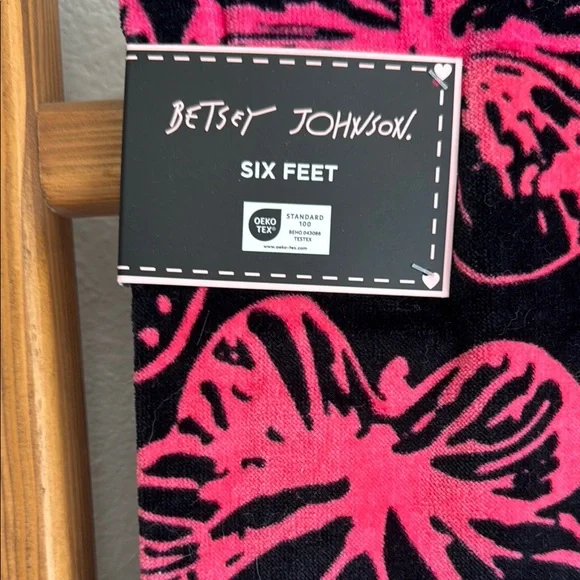 Betsey Johnson Pink and Blue Butterfly Towel - Picture 6 of 7